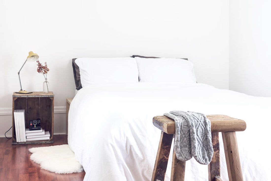 Appartement- und Hotelzimmerreinigung – frisch bezogenes Bett